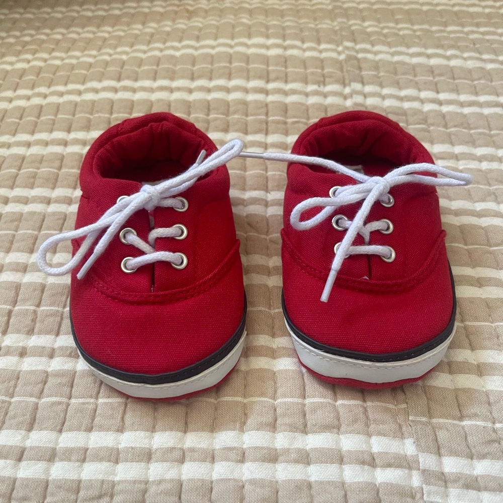 NWOT Ralph Lauren crib shoes size 4
